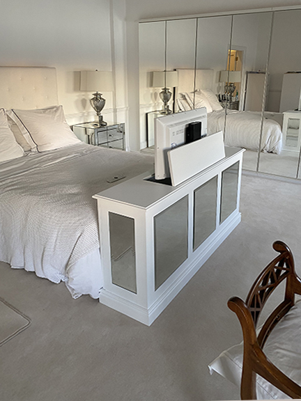 mirror end of bed tv cabinet